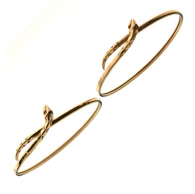 Lot 176 - 9ct gold snake bangle