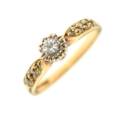 Lot 13 - Diamond single stone 18ct gold ring