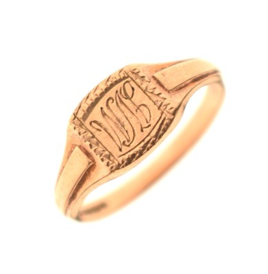 Lot 64 - 9ct gold signet ring