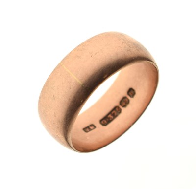 Lot 59 - Late Victorian 9ct rose gold wedding band