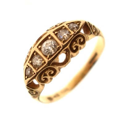 Lot 5 - Edwardian diamond five-stone 18ct gold boat head ring