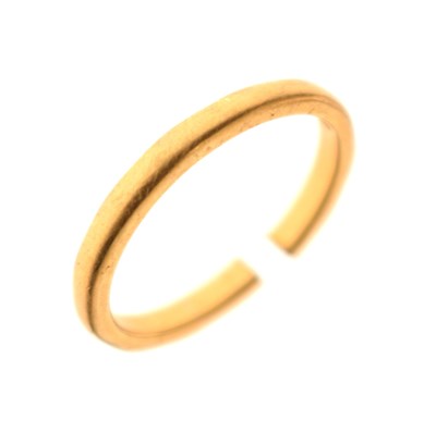 Lot 56 - 22ct gold wedding band (cut)