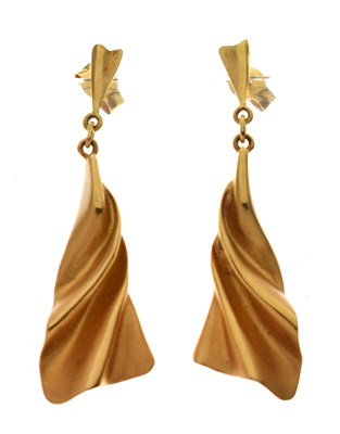 Lot 224 - Pair of 9ct gold drop earrings