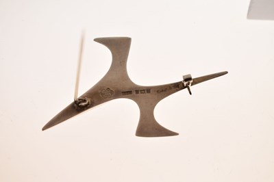 Lot 74 - Ernest A. Blyth for Ivan Tarratt - Modernist silver 'Flight' brooch
