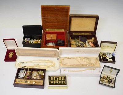 Lot 292 - Collection of costume jewellery