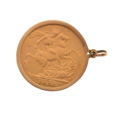 Lot 449 - George V South Africa Mint gold sovereign, 1925, in a 9ct gold mount