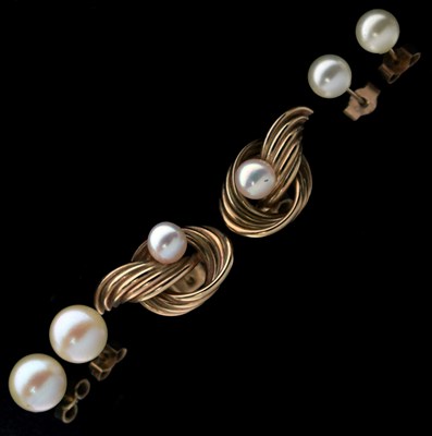 Lot 214 - Pair of cultured pearl and 9ct gold fancy stud earrings, etc