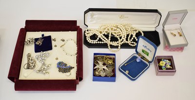 Lot 293 - Costume jewellery