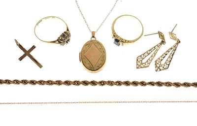 Lot 256 - Quantity of 9ct gold jewellery comprising two 9ct gold dress rings, etc