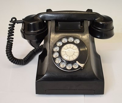 Lot 491 - Vintage black bakelite telephone
