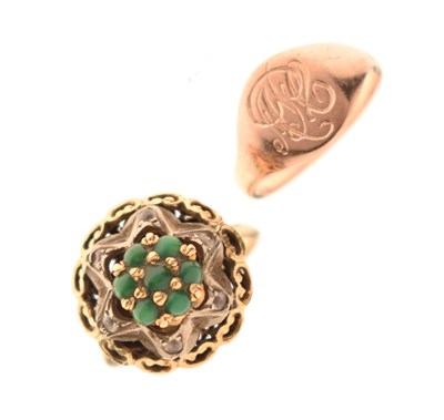 Lot 43 - Green hardstone cabochon dress ring and a 9ct gold signet ring
