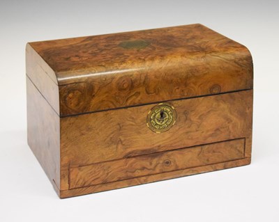 Lot 530 - Victorian figured walnut vanity case