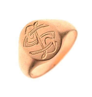 Lot 65 - Yellow metal signet ring hieroglyphs