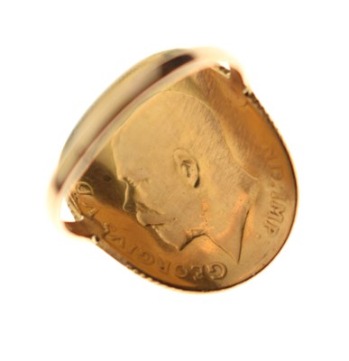 Lot 63 - George V half sovereign coin ring
