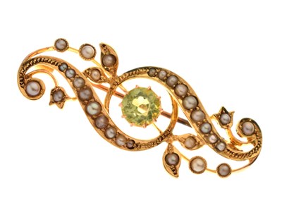 Lot 81 - Edwardian peridot and pearl brooch