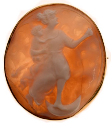 Lot 79 - Victorian shell cameo brooch