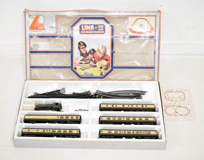 Lot 521 - Lima 00 gauge GWR branch passenger train set