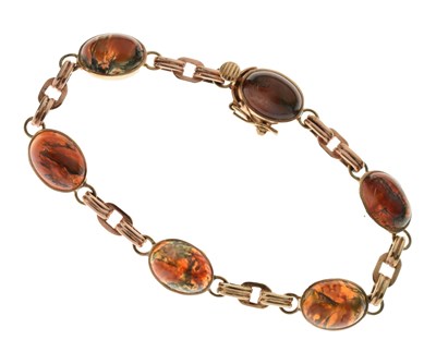 Lot 113 - Moss agate 9ct gold bracelet