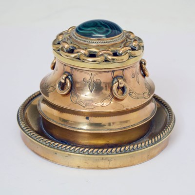 Lot 511 - Victorian brass inkwell, the hinged lid inset with malachite cabochon
