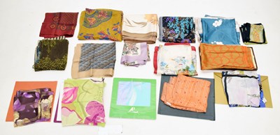 Lot 521 - Mixed group of silk and other scarves