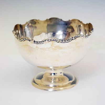 Lot 277 - George V silver rose bowl
