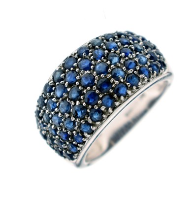 Lot 17 - Sapphire multi-stone 9ct white gold dress ring