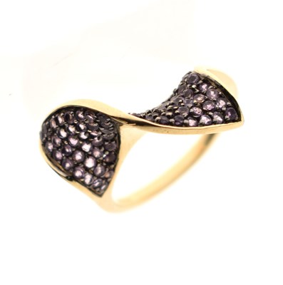 Lot 46 - Amethyst pave set 9ct gold dress ring