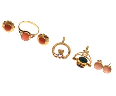 Lot 151 - Small group of 9ct gold and other jewellery