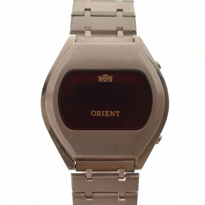 Lot 197 - Orient - Digital stainless steel bracelet watch, F680105-40