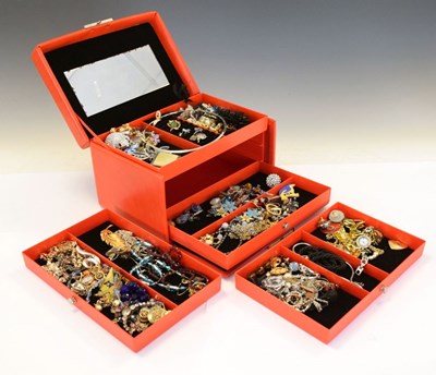 Lot 108 - Quantity of costume jewellery