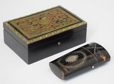Lot 460 - George IV tortoise shell and white metal inlaid etui