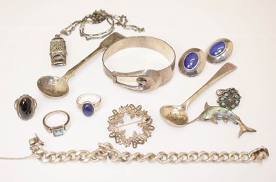 Lot 163 - Small quantity of silver and white metal jewellery