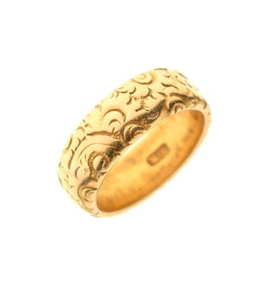 Lot 74 - Victorian 18ct gold engraved wedding band