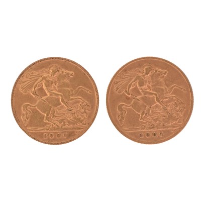 Lot 305 - Two Edward VII gold half sovereigns, 1907