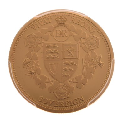 Lot 117 - Tristan da Cunha Elizabeth II gold 'Vivat Regina' sovereign, 2015