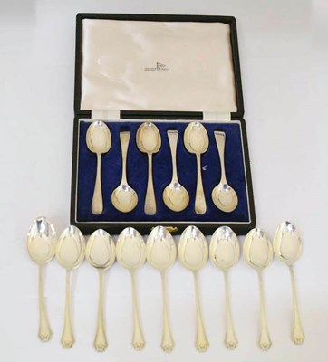 Lot 260 - Set of six silver teaspoons, together with a set of nine Edward VII silver teaspoons