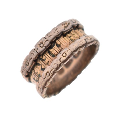 Lot 68 - Victorian yellow and white metal mourning ring