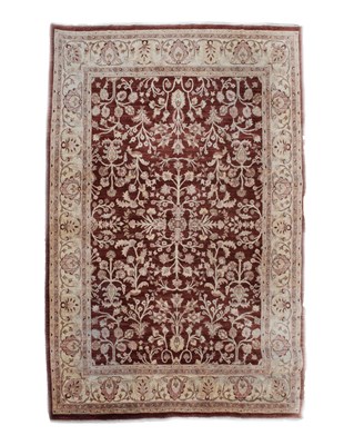Lot 374 - Zeigler-style wool rug or carpet