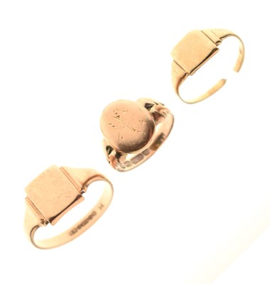 Lot 78 - Three 9ct signet rings