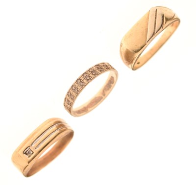 Lot 80 - Three 9ct gold rings