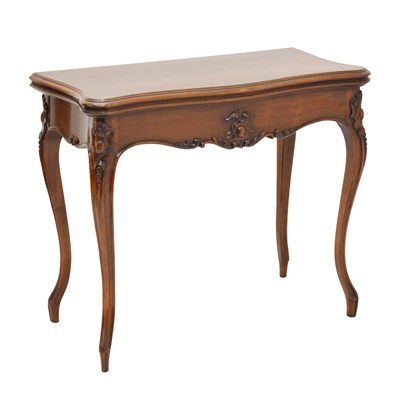 Lot 779 - Victorian mahogany serpentine fold-over games table