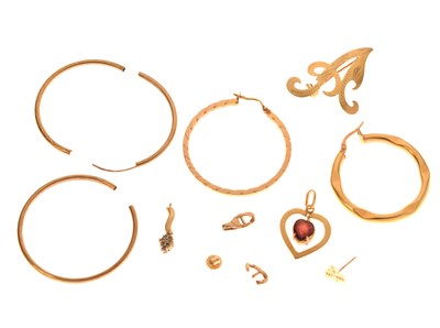 Lot 147 - Small quantity of gold and unmarked yellow metal jewellery