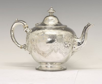 Lot 181 - Victorian silver teapot