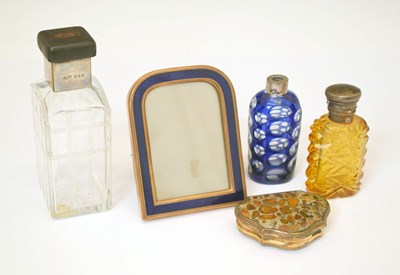 Lot 391 - Assorted dressing table requisites and objects of virtue