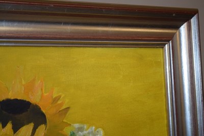 Lot 522 - Mary Fedden RA (1915-2012) - Oil on canvas - Sunflowers
