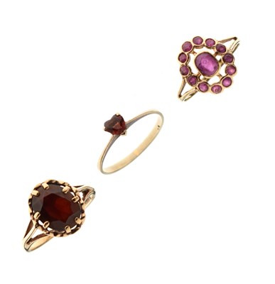 Lot 57 - 9ct gold ruby cluster ring, etc