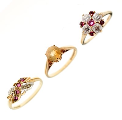 Lot 58 - Three gem-set 9ct gold rings