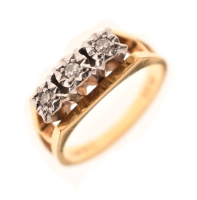 Lot 6 - Illusion set three-stone diamond ring