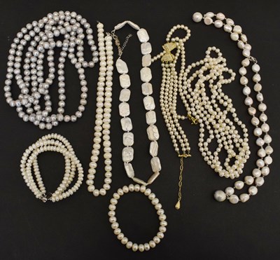 Lot 176 - Collection of freshwater pearl necklaces, etc