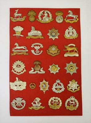 Lot 333 - Mixed group of cap badges